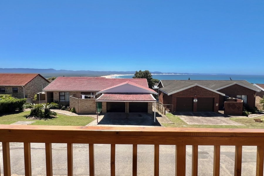 3 Bedroom Property for Sale in Wavecrest Eastern Cape